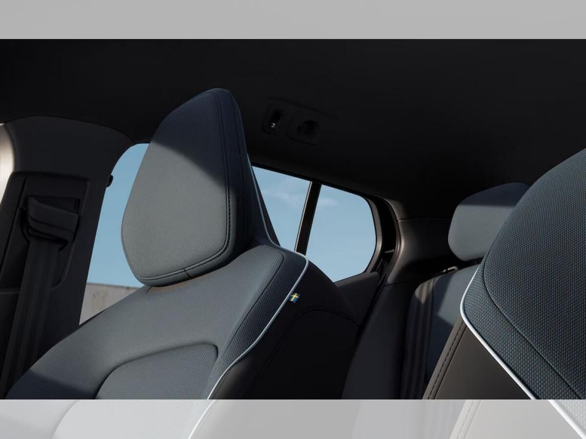 Volvo EX30 Black Edition Plus, Single Motor Extended Range, Elektrisch