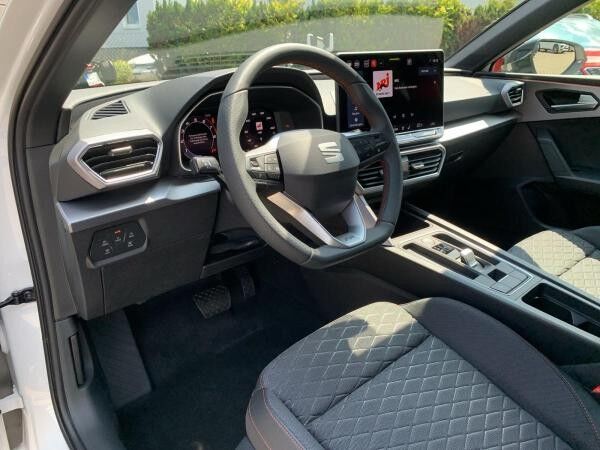 Seat Leon FR Black Edition 1.5 eTSI 110 kW (150 PS) 7-Gang-DSG;HERBSTDEAL!!!;AHZV;Winterpaket;Navi uvm.