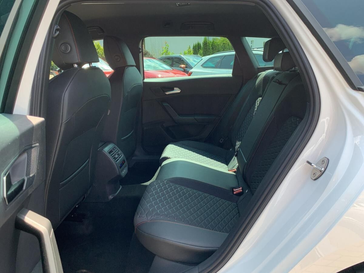 Seat Leon FR Black Edition 1.5 eTSI 110 kW (150 PS) 7-Gang-DSG;HERBSTDEAL!!!;AHZV;Winterpaket;Navi uvm.