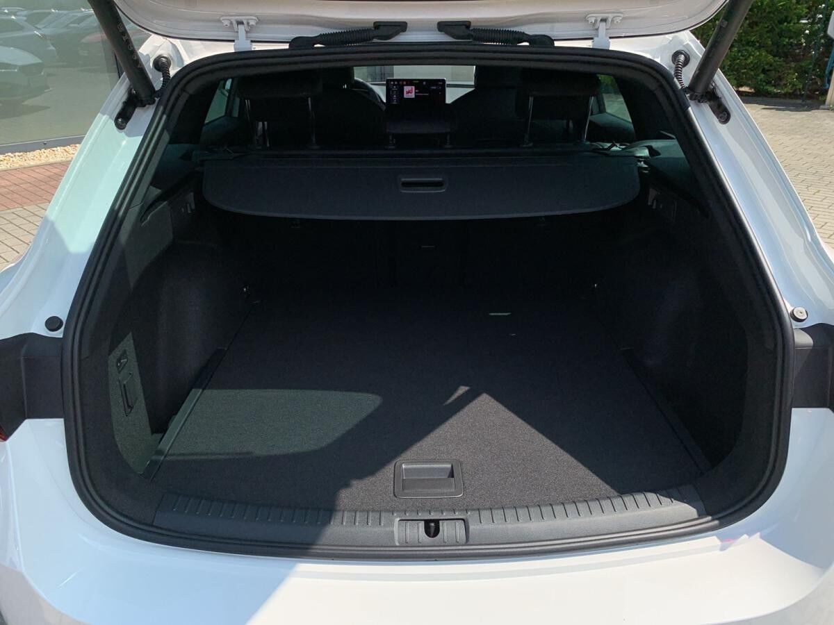 Seat Leon FR Black Edition 1.5 eTSI 110 kW (150 PS) 7-Gang-DSG;HERBSTDEAL!!!;AHZV;Winterpaket;Navi uvm.