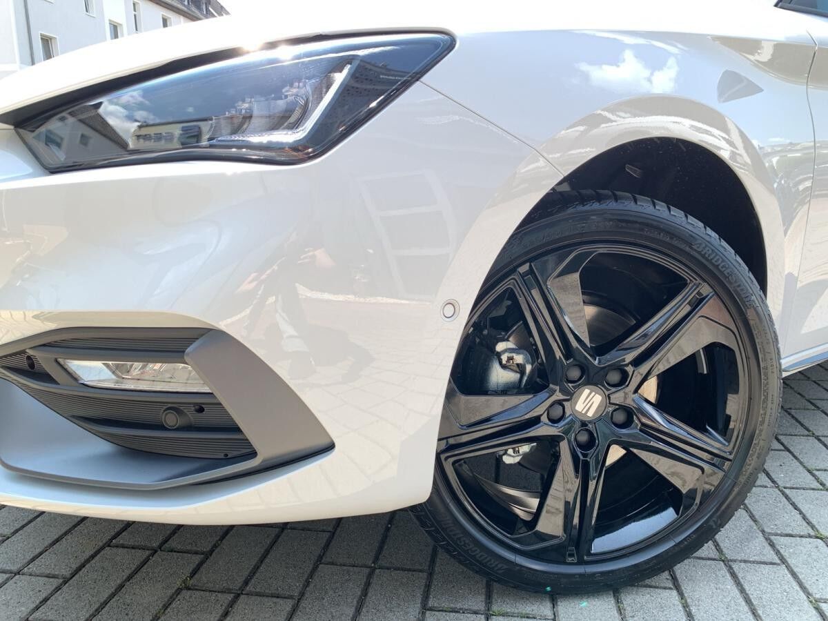 Seat Leon FR Black Edition 1.5 eTSI 110 kW (150 PS) 7-Gang-DSG;HERBSTDEAL!!!;AHZV;Winterpaket;Navi uvm.