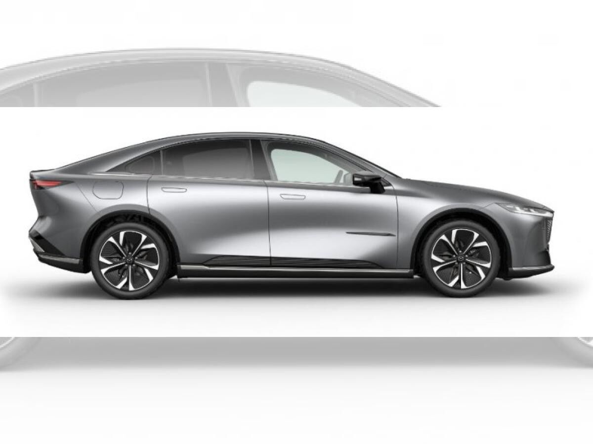 Mazda 6e TAKUMI PLUS