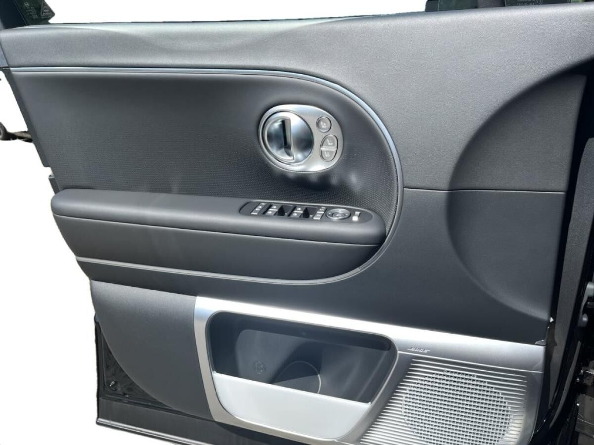 Hyundai IONIQ 9 7 Sitzer 428PS UNIQ PERFORMANCE PANORAMA 4WD Hyundai IONIQ 9 7 Sitzer 428PS UNIQ PERFORMANCE PANORAMA 4WD