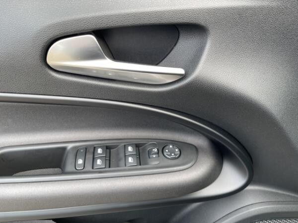 Alfa Romeo Junior IBRIDA Speciale 1.2 VGT MASSAGE+PANORAMA+PDC+KAMERA+CARPLAY+NAVI