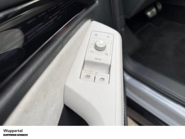Volkswagen ID.7 Tourer Pro 210 kW LED NAVI AHK KAMERA