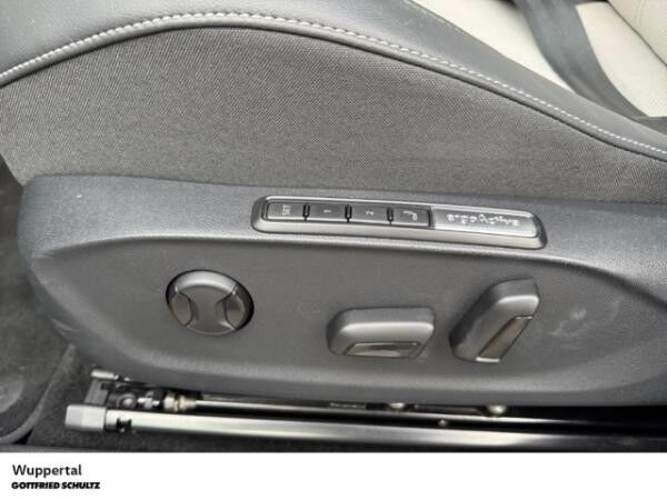 Volkswagen ID.7 Tourer Pro 210 kW LED NAVI AHK KAMERA