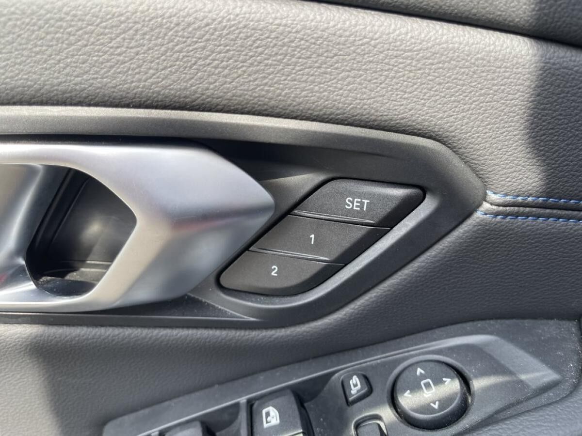 BMW 330 xDrive Tour M Sport || eStize AHK Pano 360°  94km Reichweite!!