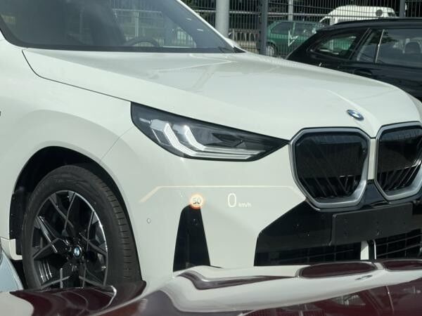 BMW 330 xDrive Tour M Sport || eStize AHK Pano 360°  94km Reichweite!!