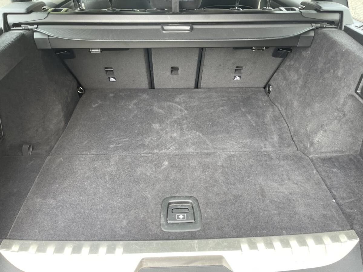 BMW 330 xDrive Tour M Sport || eStize AHK Pano 360°  94km Reichweite!!