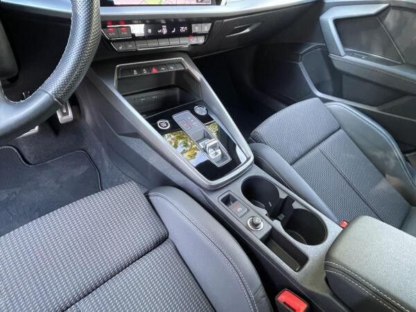 Audi A3 Sportback 30 TFSI LED Navi PDC+ Teilleder