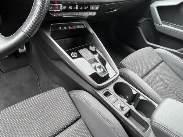 Audi A3 Sportback 30 TFSI LED Navi PDC+ Teilleder