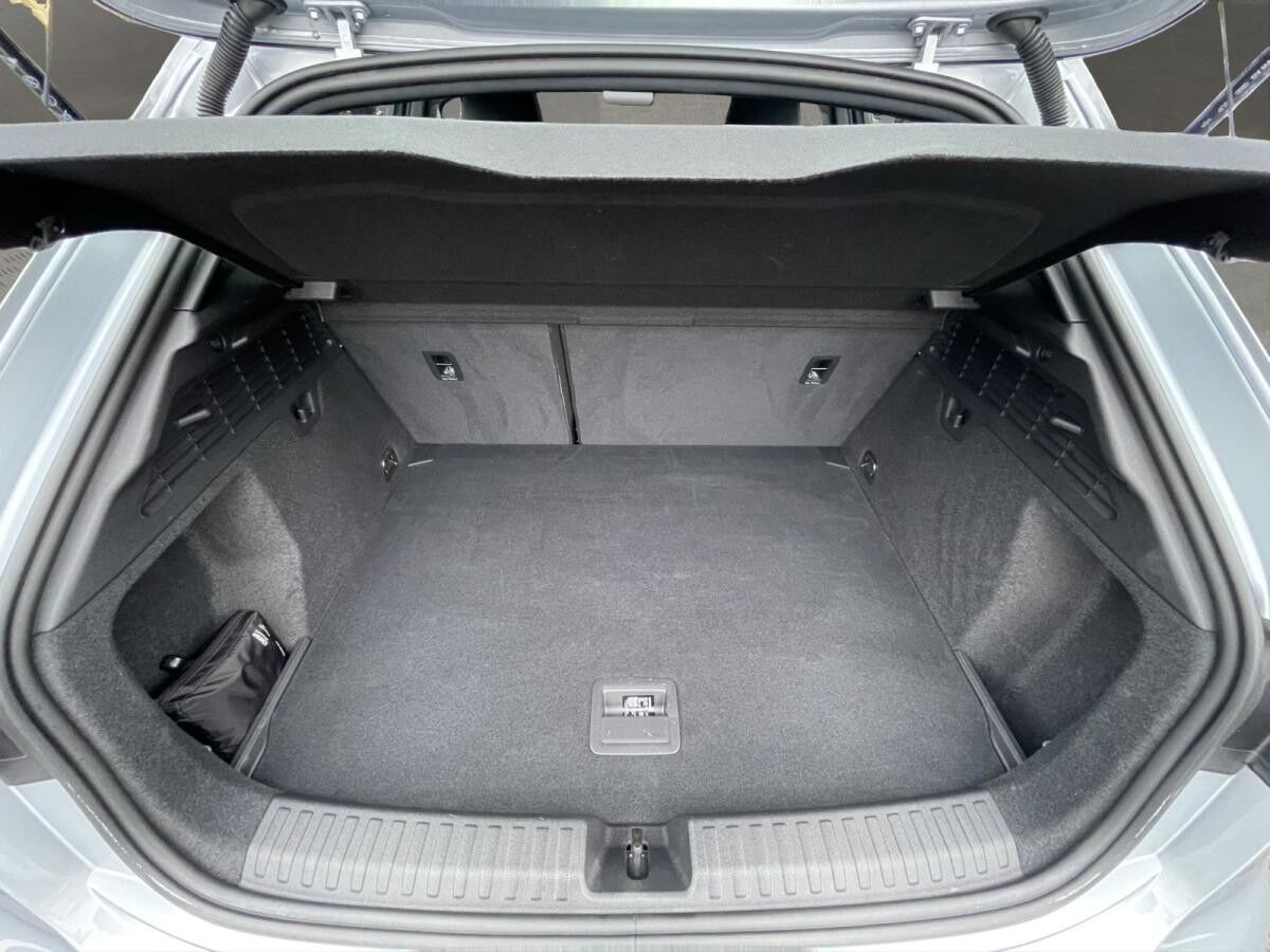 Audi A3 Sportback 30 TFSI LED Navi PDC+ Teilleder