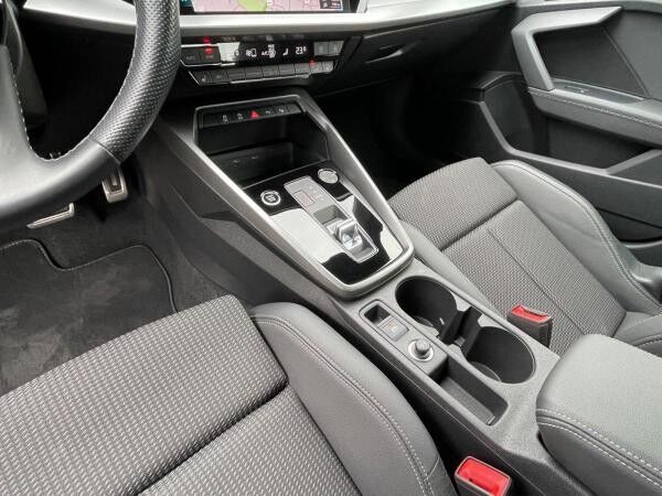 Audi A3 Sportback 30 TFSI LED Navi PDC+ Teilleder