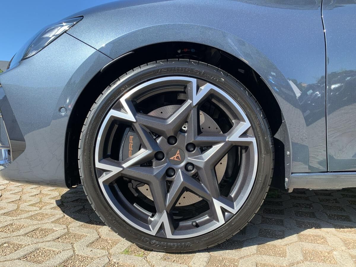 Cupra Leon VZ 2.0 TSI 245 kW (333 PS) 7-Gang-DSG 4Drive;HERBSTDEAL;HD Matrix;Navi;Sennheiser uvm.