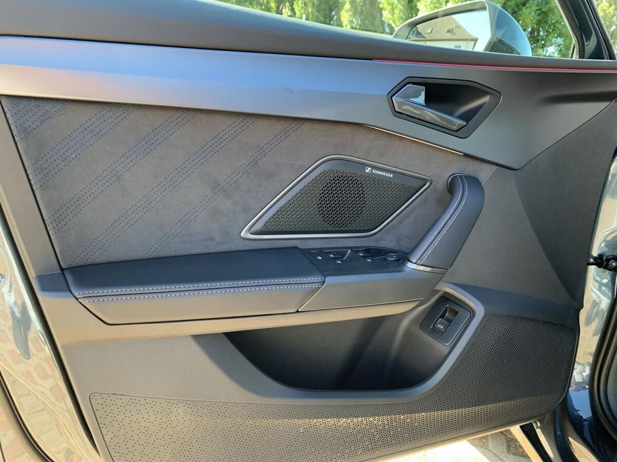 Cupra Leon VZ 2.0 TSI 245 kW (333 PS) 7-Gang-DSG 4Drive;HERBSTDEAL;HD Matrix;Navi;Sennheiser uvm.