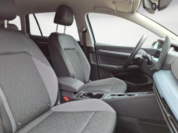 Volkswagen Golf VIII Variant AHK, Area View, sofort verfügbar