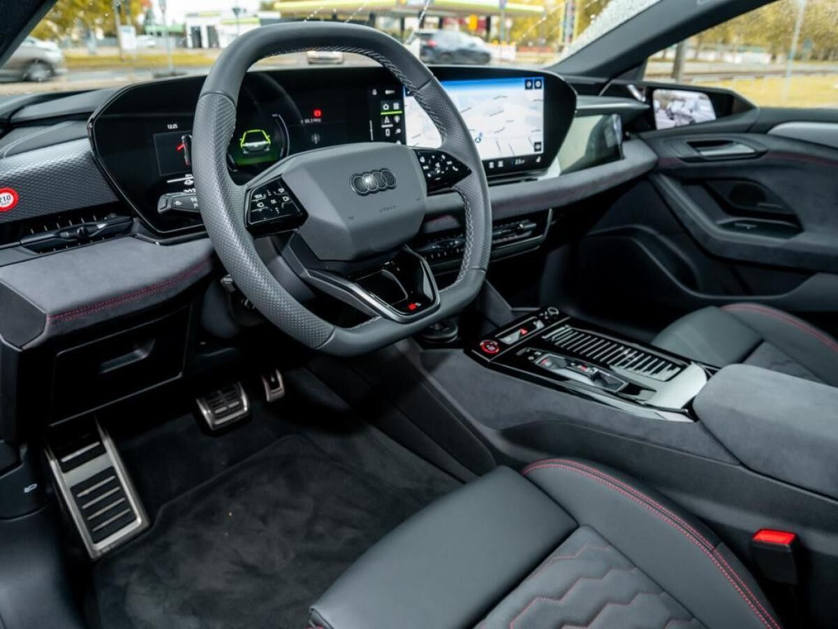 Audi A6 e-tron Avant S line /Matrix/adAir/Pano/HuD/AH