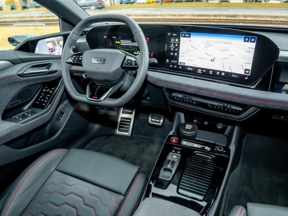 Audi A6 e-tron Avant S line /Matrix/adAir/Pano/HuD/AH