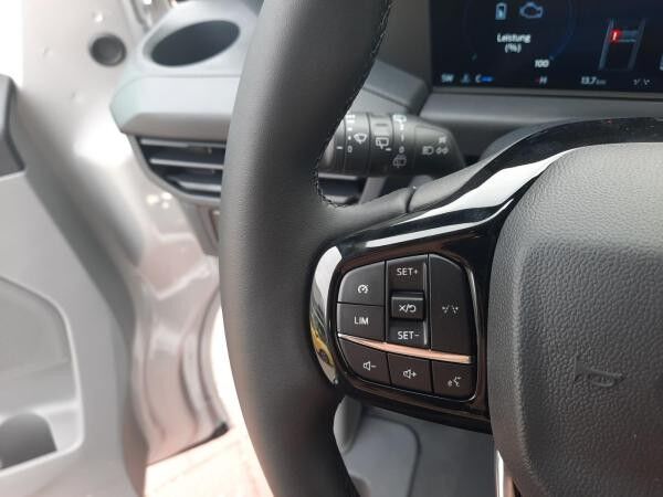 Ford Transit Custom 2.5l PHEV Kasten 320L1 Trend AHK