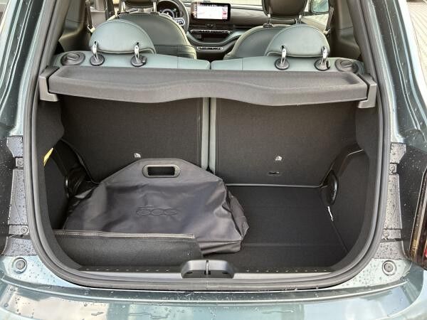 Fiat 500e Giorgio Armani Collector's Edition  inkl. WALLBOX  🌟 Glasdach / JBL / Kamera / Sitzheizung🌟