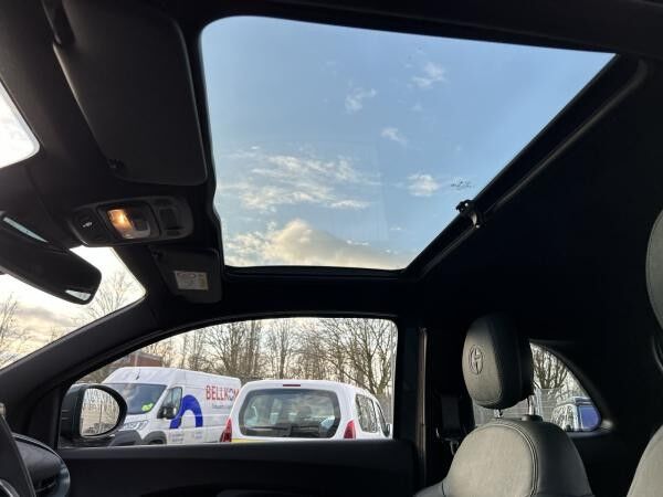 Fiat 500e Giorgio Armani Collector's Edition  inkl. WALLBOX  🌟 Glasdach / JBL / Kamera / Sitzheizung🌟