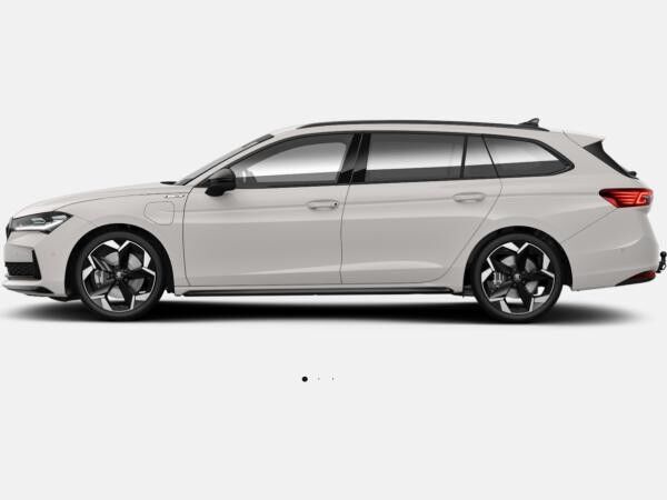 Skoda Superb Combi Hybrid Sportline *Lager*, inkl. Winterreifen, AHK, ACC, Navi, ....