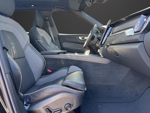 Volvo XC60 T8 AWD Ultra Black Edition