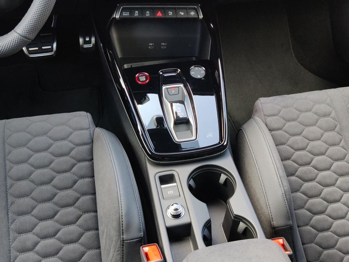 Audi RS3 RS 3 Sportback INDIVIDUAL*280kmh*RSAbgas*Schalen