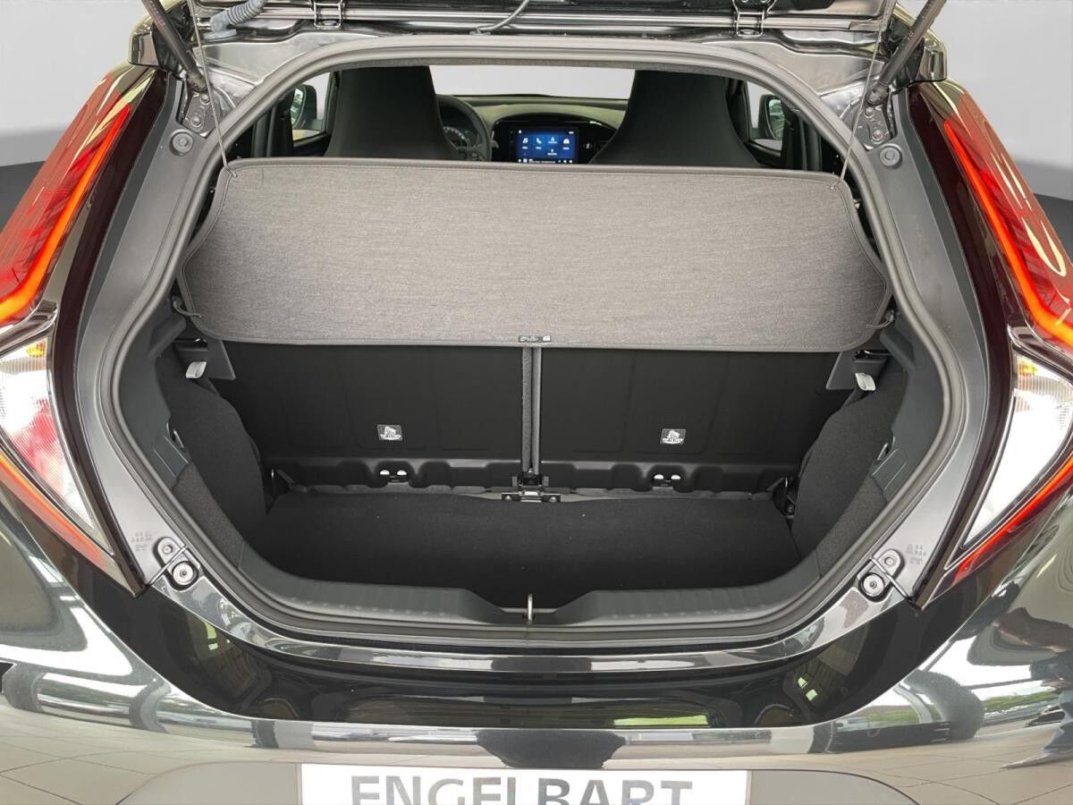 Toyota Aygo X Business Edition 72PS Automatik Sitzheizung / Rückfahrkamera SOFORT VERFÜGBAR
