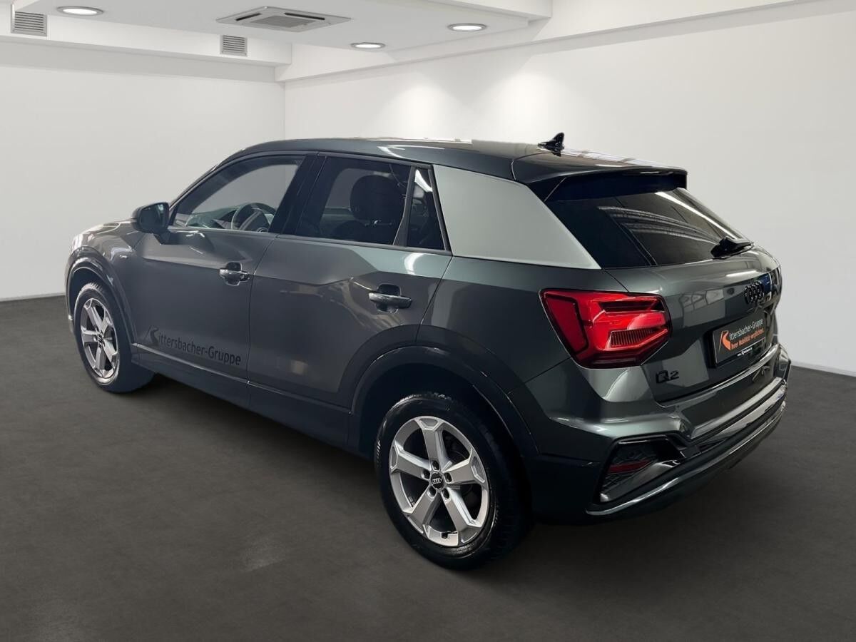 Audi Q2 S line S line Matrix LED AHK Smartph.Interface Assistenzp. Parken