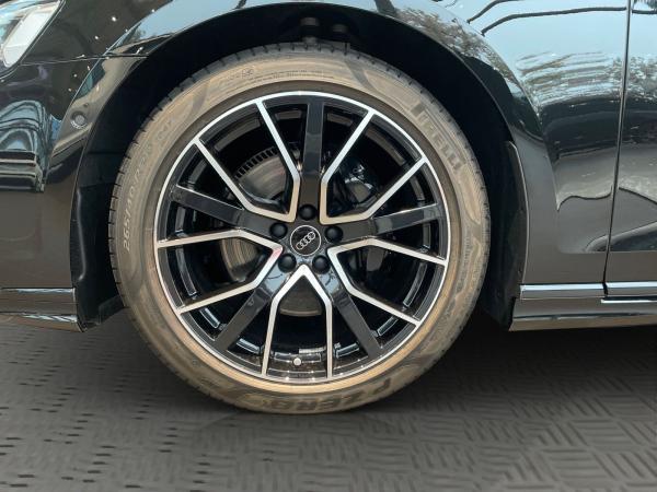 Audi A8 50 TDI qu. S line Matrix HuD Pano AHK StandHZ