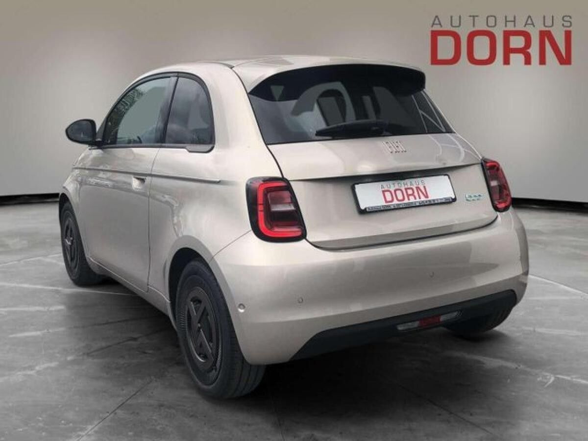 Fiat 500 Giorgio Armani Collector s Edition