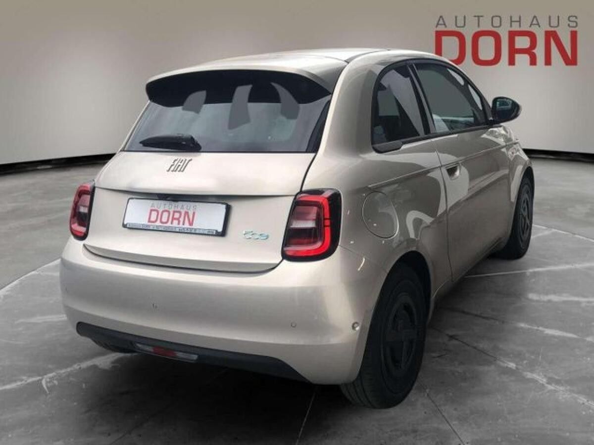 Fiat 500 Giorgio Armani Collector s Edition