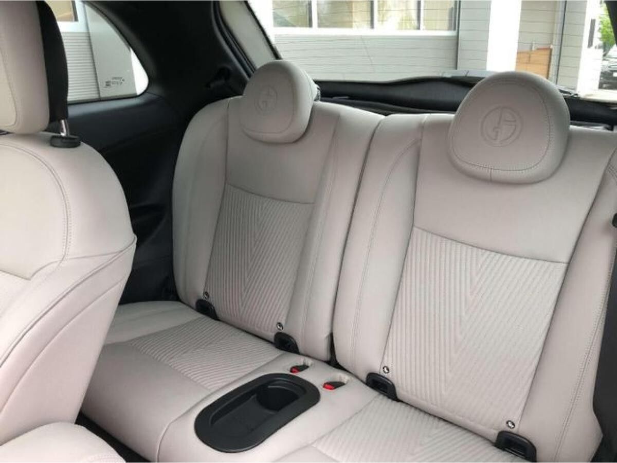 Fiat 500 Giorgio Armani Collector s Edition