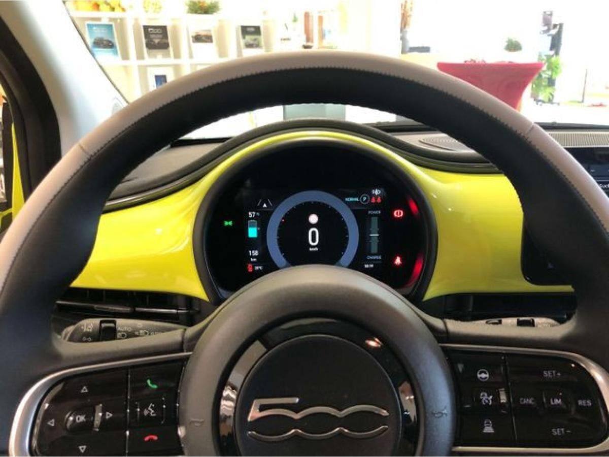 Fiat 500 La Prima Limousine 42 kWh