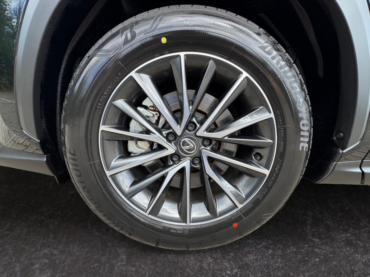 Lexus NX 450h+ Executive Line | E-Four Allrad | Vollausstattung inkl. Panoramadach