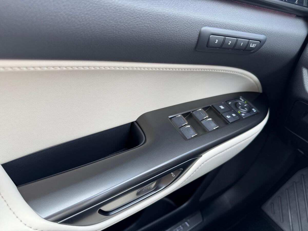 Lexus NX 450h+ Executive Line | E-Four Allrad | Vollausstattung inkl. Panoramadach