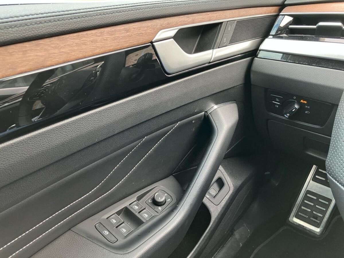 Volkswagen Arteon Shootingbrake ELEGANCE 2.0TSI DSG NAVI.AHK.KAMERA.IQ-LIGHT.IQ-DRIVE