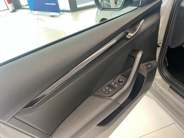 Skoda Octavia Combi RS Navi AHK Pano 360 eHeck Canton