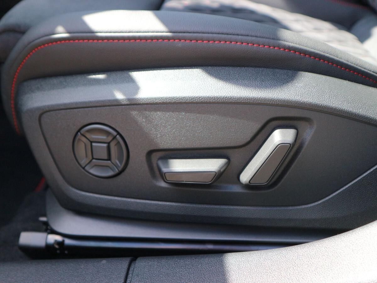 Audi S3 Sportback TFSI S tronic*MATT*PANO*MATRIX*