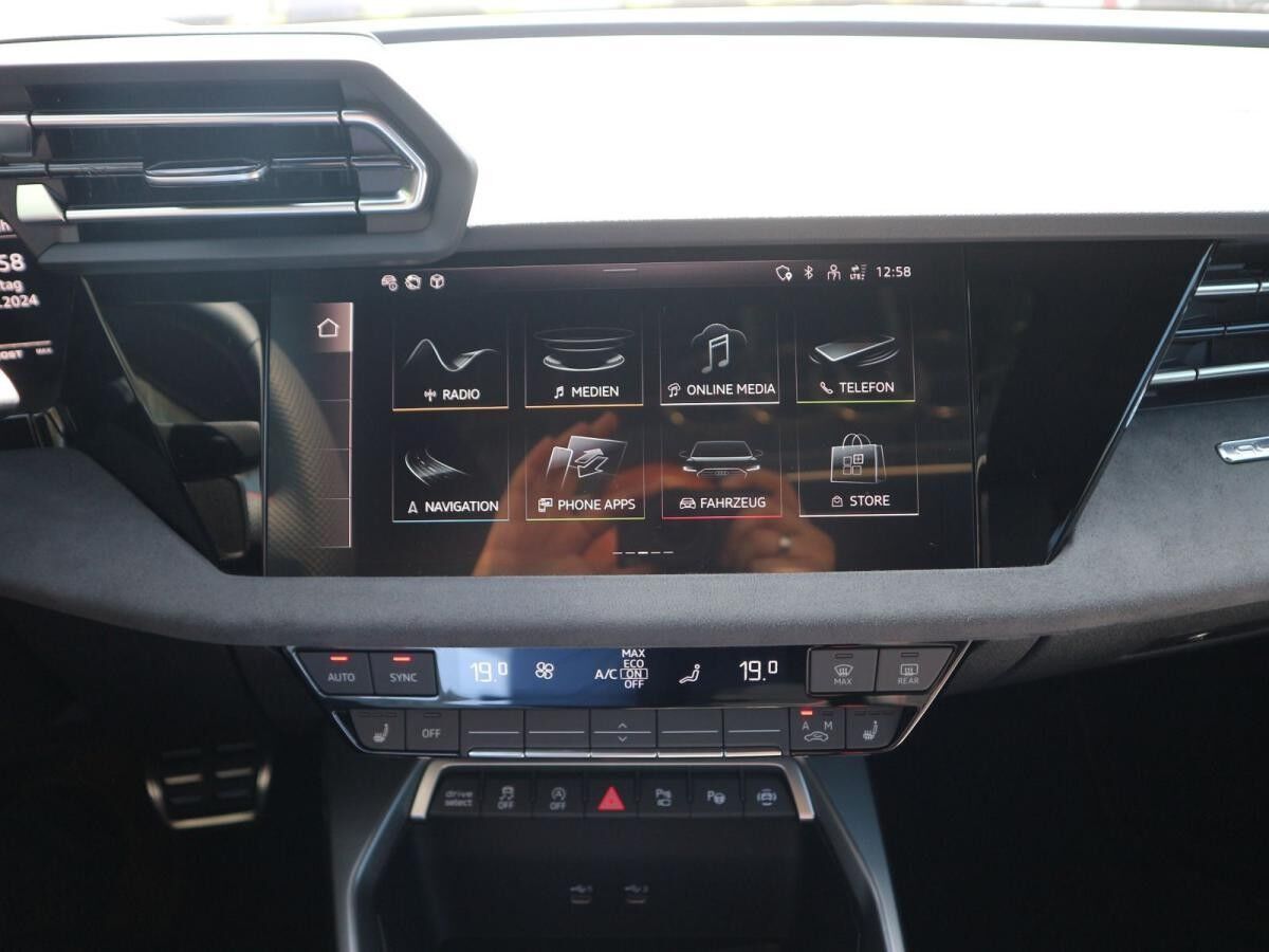 Audi S3 Sportback TFSI S tronic*MATT*PANO*MATRIX*