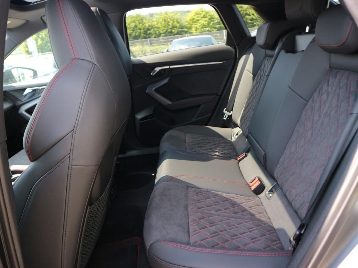 Audi S3 Sportback TFSI S tronic*MATT*PANO*MATRIX*