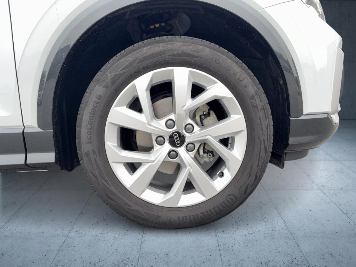 Audi Q2 advanced 35 TFSI Stdhzg AHK ACC Matrix Navi