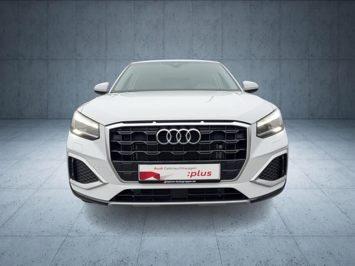 Audi Q2 advanced 35 TFSI Stdhzg AHK ACC Matrix Navi