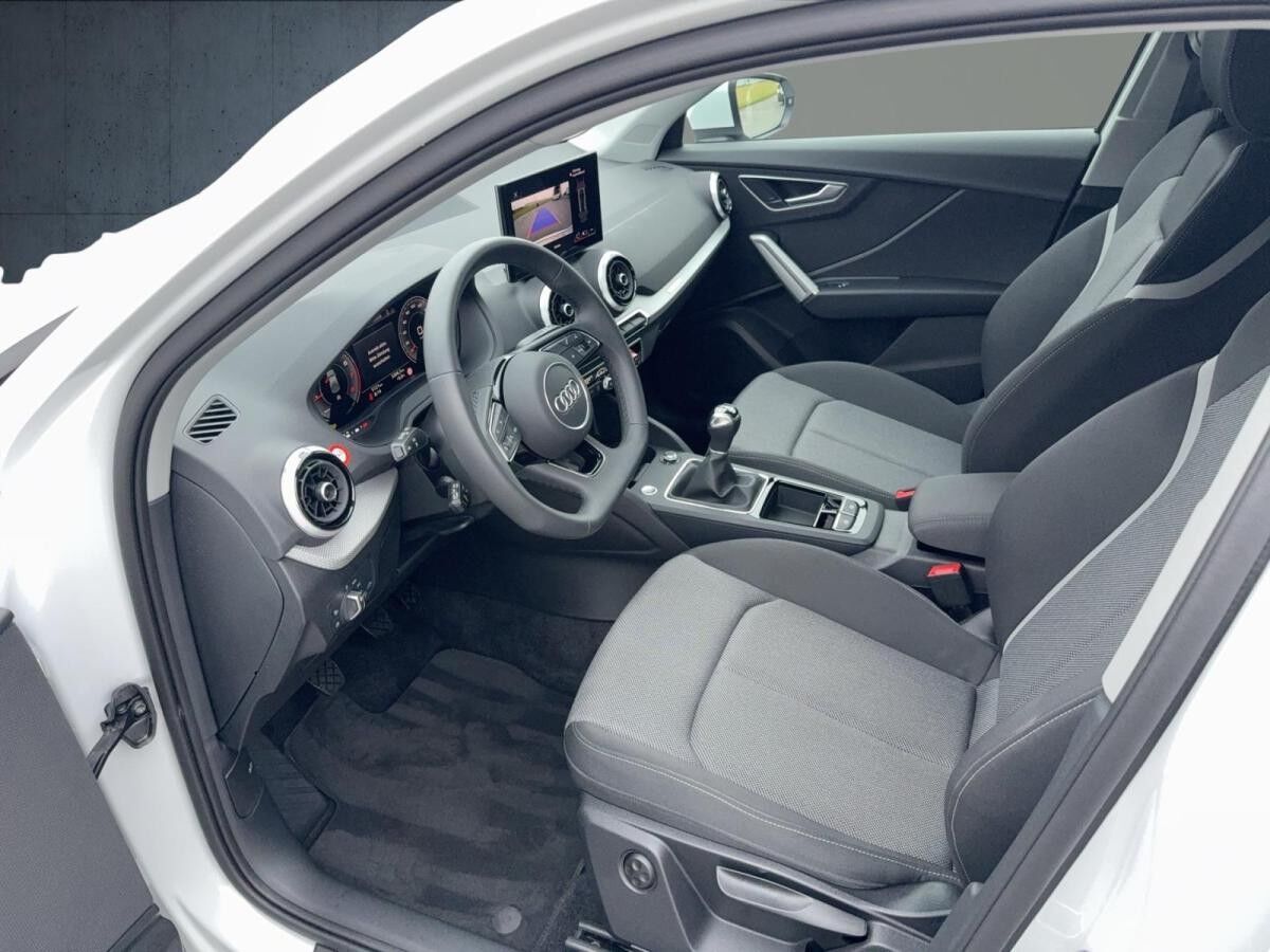 Audi Q2 advanced 35 TFSI Stdhzg AHK ACC Matrix Navi