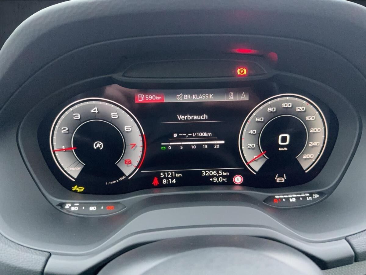 Audi Q2 advanced 35 TFSI Stdhzg AHK ACC Matrix Navi