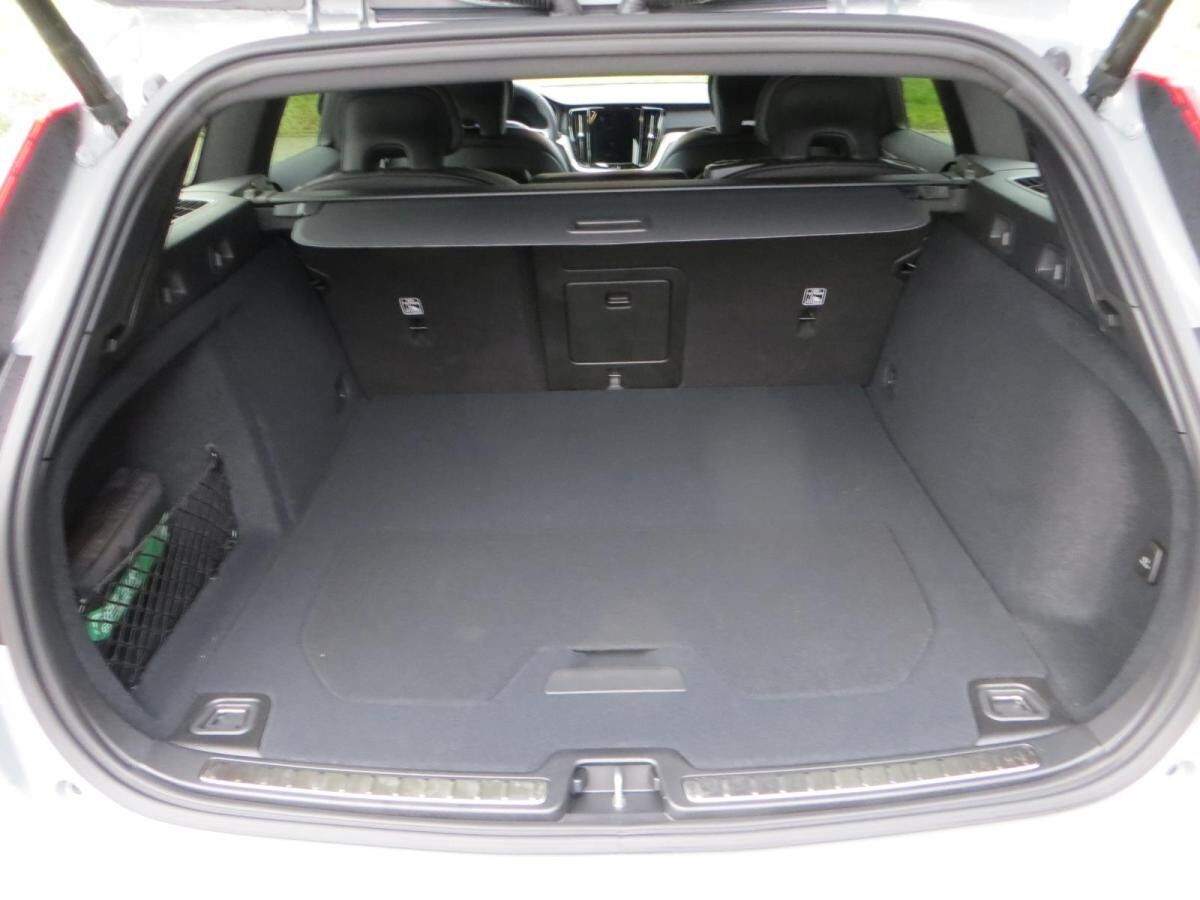 Volvo V60 Volvo V60 T6 AWD Plug-in Hybrid Plus Dark ACC BLIS®