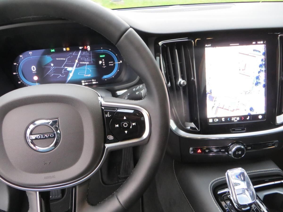 Volvo V60 Volvo V60 T6 AWD Plug-in Hybrid Plus Dark ACC BLIS®