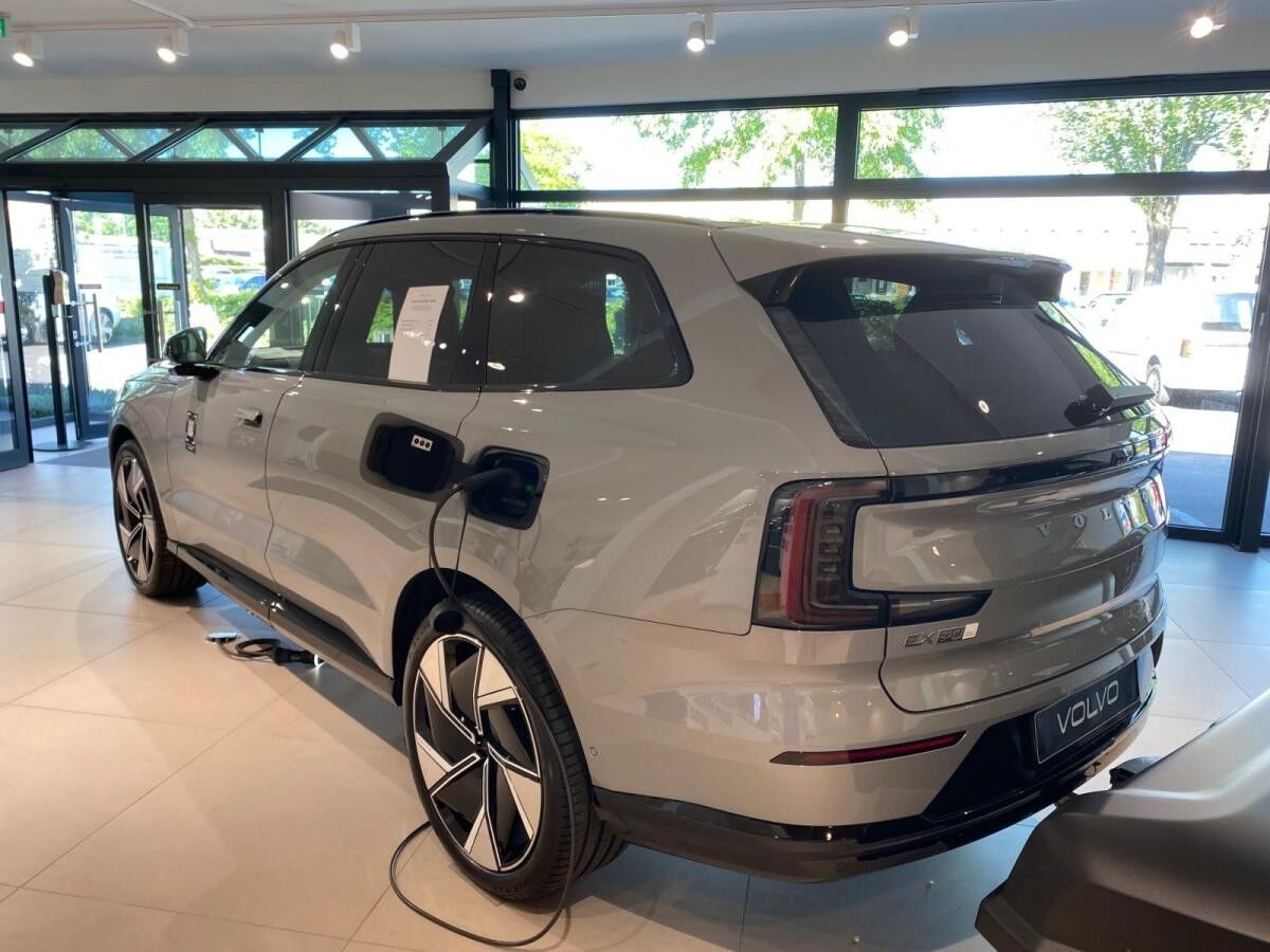 Volvo EX90 Twin Performance Ultra, 22", Luftfahr., AHK, Pilot-Assist