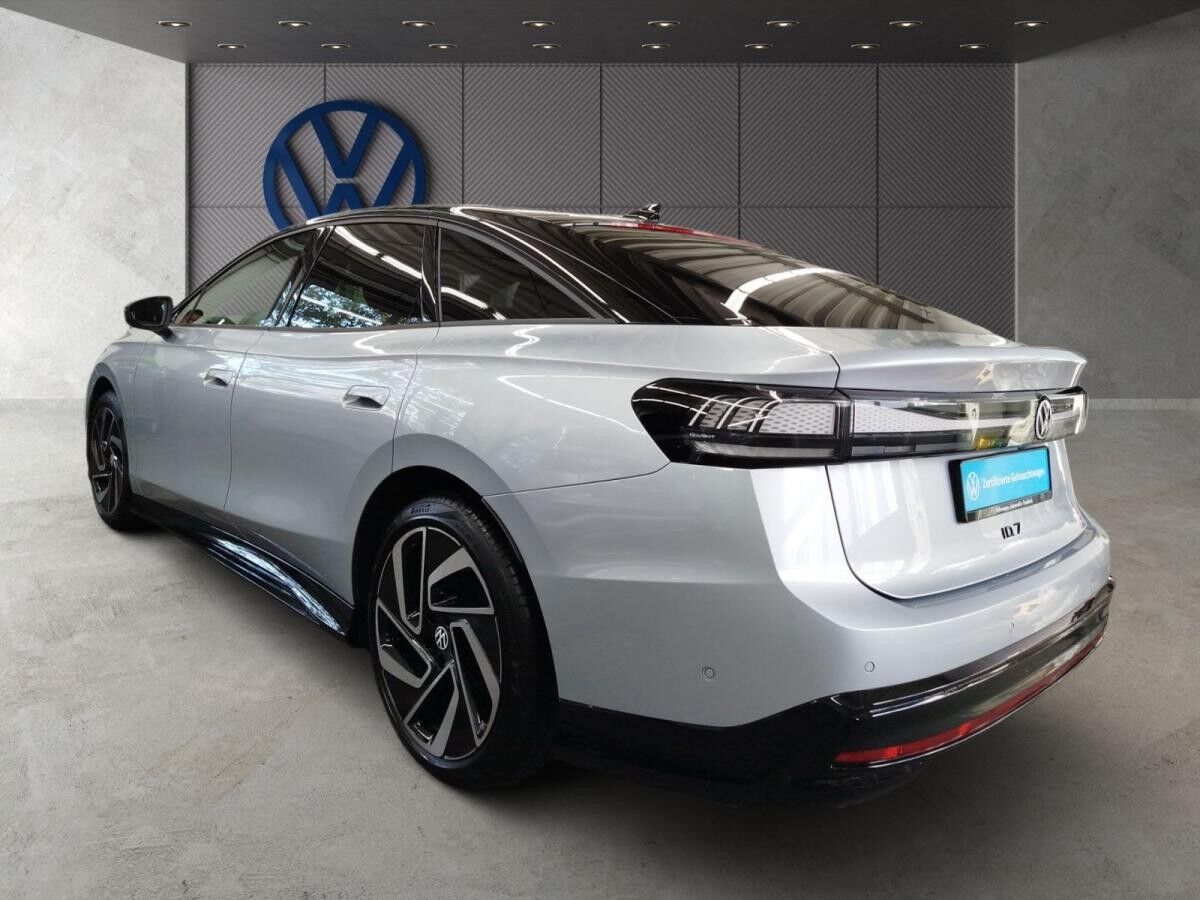Volkswagen ID.7 Pro Navi IQ.Light DAB+ FrontAssist